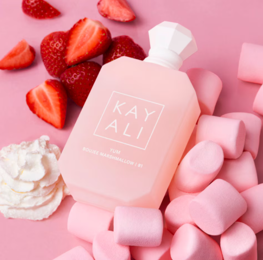Yum Marshmallow 81 van Kayali – parfum met kokos, vanille en marshmallow
